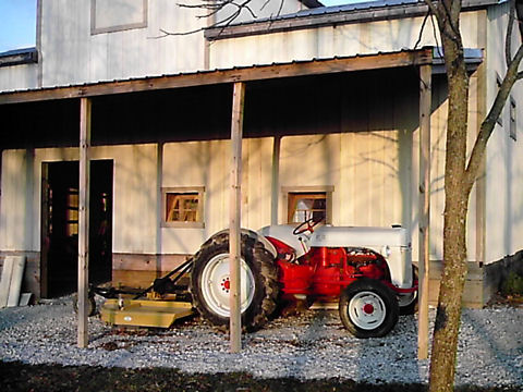 tractorbarn.jpg